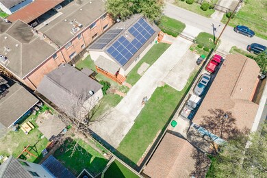 929 Kern St, Houston, TX 77009 - photo 2