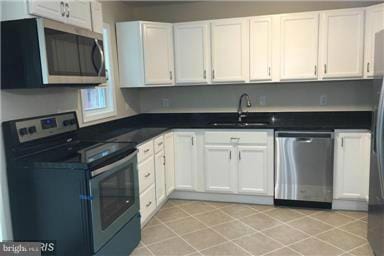 2920 Wythe Ct, Woodbridge, VA 22191 - photo 2