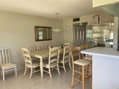 323 Camden N, West Palm Beach, FL 33417 - photo 4