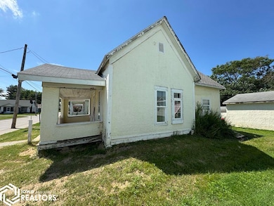 403 W Van Buren St, Centerville, IA 52544 - photo 2