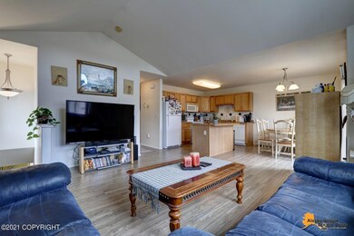 LR/Kitchen