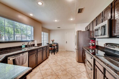 10 Kitchen 1587749522139