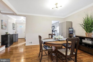 7940 Bethelen Woods Ln, Springfield, VA 22153 - photo 6