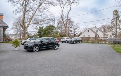 438 Wolcott Ave unit 6, Middletown, RI 02842 - photo 6