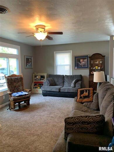 2615 W 70th St, Davenport, IA 52806 - photo 2