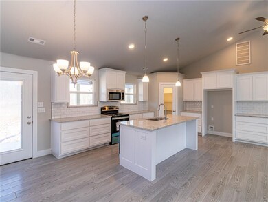 12 Hudson Ln, Bella Vista, AR 72715 - photo 3