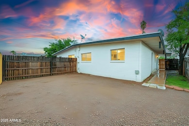1102 N April unit A, Mesa, AZ 85203 - photo 2
