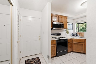 7401 Auburn Oaks Ct unit V, Citrus Heights, CA 95621 - photo 4