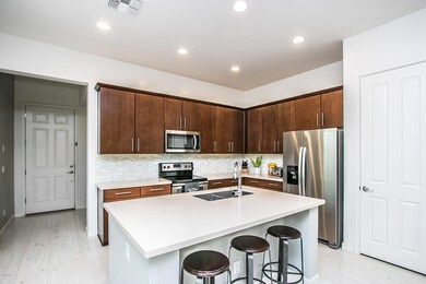Hummingbird Way-10