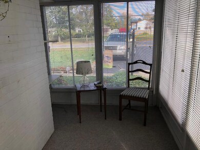 Screened-in Porch
