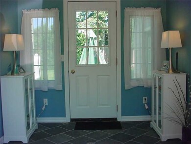 54 Glen View Dr, Cranston, RI 02920 - photo 4