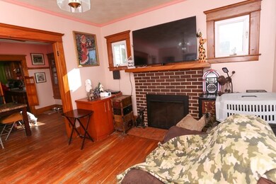 25 Berbay Cir, Springfield, MA 01109 - photo 2