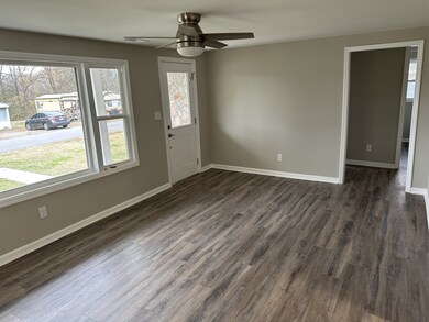 404 Horton St, Decherd, TN 37324 - photo 4