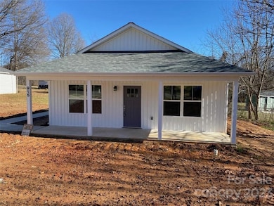 915 Adams St, Statesville, NC 28677 - photo 3