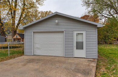 2510 61st St, Des Moines, IA 50322 - photo 2