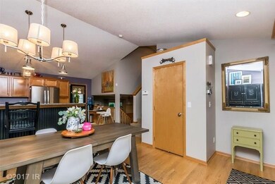 2612 45th St, Des Moines, IA 50310 - photo 4