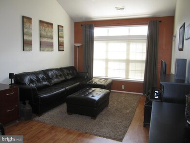 9132 Groffs Mill Dr unit 9132, Owings Mills, MD 21117 - photo 4