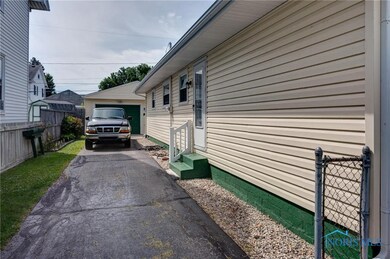 2930 118th St, Toledo, OH 43611 - photo 6