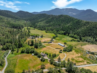 1247 Panther Gulch Rd, Williams, OR 97544 - photo 3