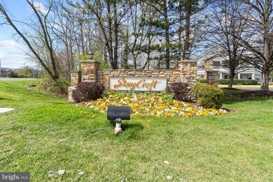 4408 Helmsford Ln unit 204, Fairfax, VA 22033 - photo 2