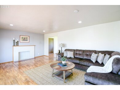 831 NW 5th St, Pendleton, OR 97801 - photo 4