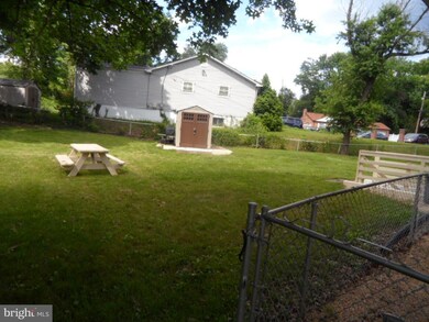 7020 Valley Park Rd, Capitol Heights, MD 20743 - photo 3