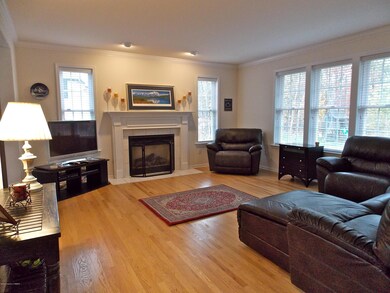 1040 Woodberry Dr, Mountain Top, PA 18707 - photo 3