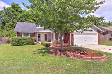 4908 S Juniper Ave, Broken Arrow, OK 74011 - photo 4