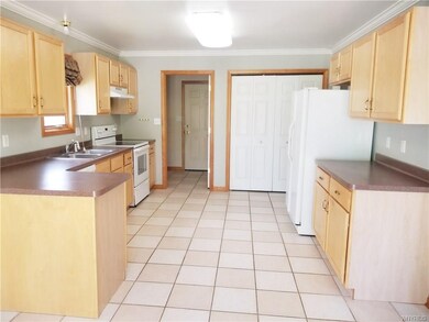 2659 Pinelake Dr, Niagara Falls, NY 14304 - photo 4