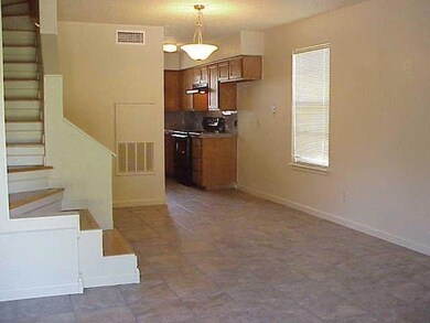 533 College St unit B, Grand Prairie, TX 75050 - photo 2