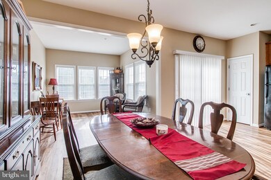 10301 Lantern Ln, Hagerstown, MD 21740 - photo 4