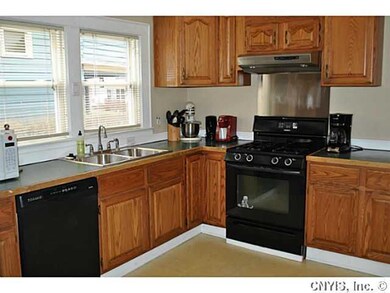 Kitchen Great spacious eat in kitchen includes all