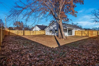 1195 SW Seabrook Ave, Topeka, KS 66604 - photo 4