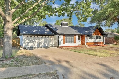 1210 Crestridge St, Ennis, TX 75119 - photo 2