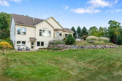 7805 Eagle Nest Cir, Charlevoix, MI 49720 - photo 6