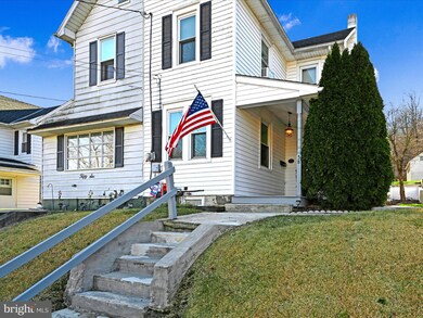 58 W Fairview St, Mohnton, PA 19540 - photo 2