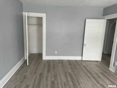 1421 Grand Ave unit 2, Davenport, IA 52803 - photo 6