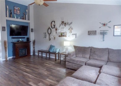 2632 Longleaf Dr, Greenwood, IN 46143 - photo 3