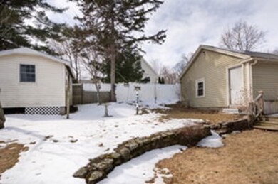 141 Quinapoxet Ln, Worcester, MA 01606 - photo 4