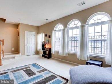 2695 Sheffield Hill Way unit 157, Woodbridge, VA 22191 - photo 4