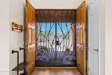 05-Interior Entry Way