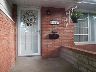 1301 Gumwood Dr, Columbus, OH 43229 - photo 5