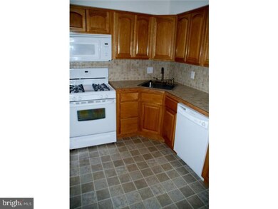 325 S Warminster Rd unit D3, Hatboro, PA 19040 - photo 5