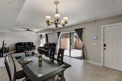 1532 W Harmony Lake Cir, Davie, FL 33324 - photo 4