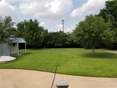 Large Backyard With Workshop/Storage
