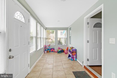 1136 Inner Cir, Brooklyn, MD 21225 - photo 3