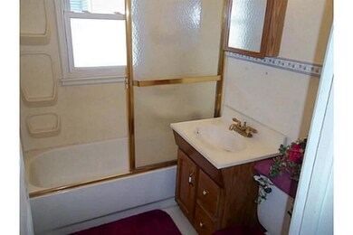 533 W 9th St N, Newton, IA 50208 - photo 6