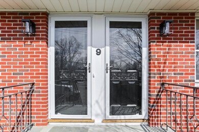 9 Reynolds Place unit 1, Greenwich, CT 06831 - photo 2