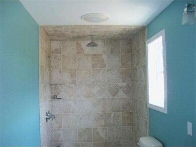 217 Whitefield St, Fall River, MA 02721 - photo 3