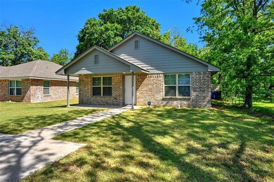 1025 W Ford St, Denison, TX 75020 - photo 2